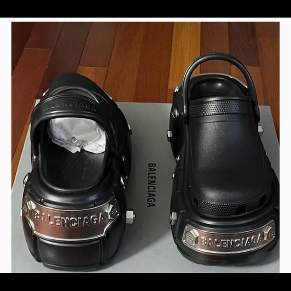 Size 41 Designer Clogs - Picture 2 of 4